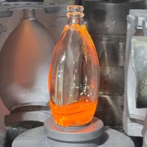 Glass_bottle_production_process_mold_display