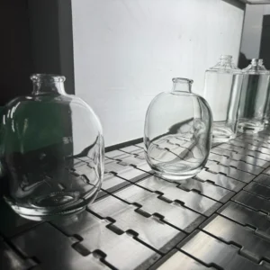 Product_inspection_during_glass_bottle_production_process