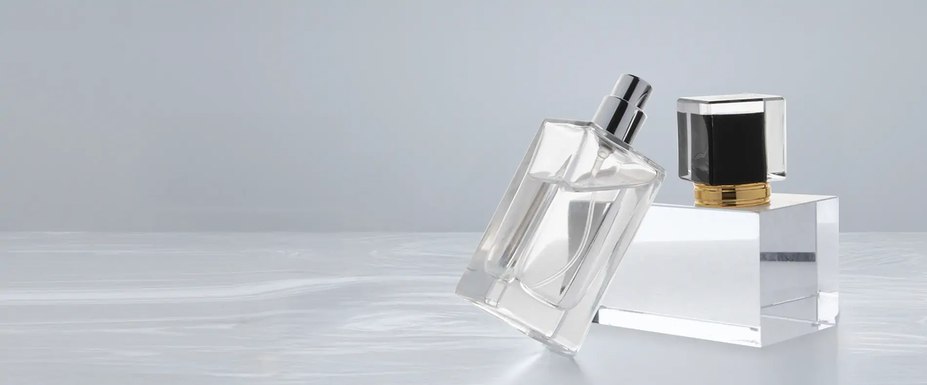 Spanduk produsen botol parfum KACA